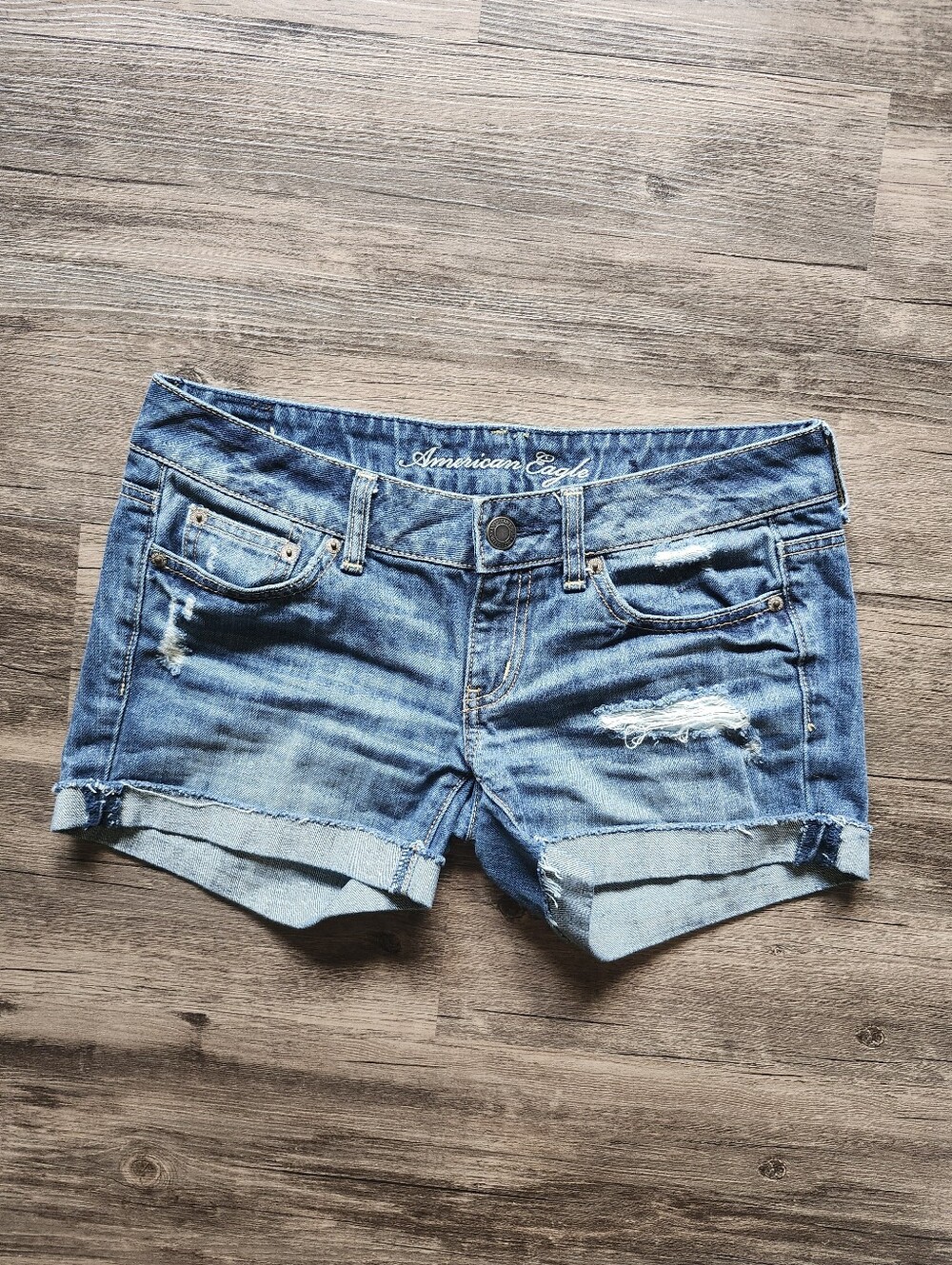 American Eagle Outfitters Size 2 Light Blue Distressed Denim Cutoff Shorts
